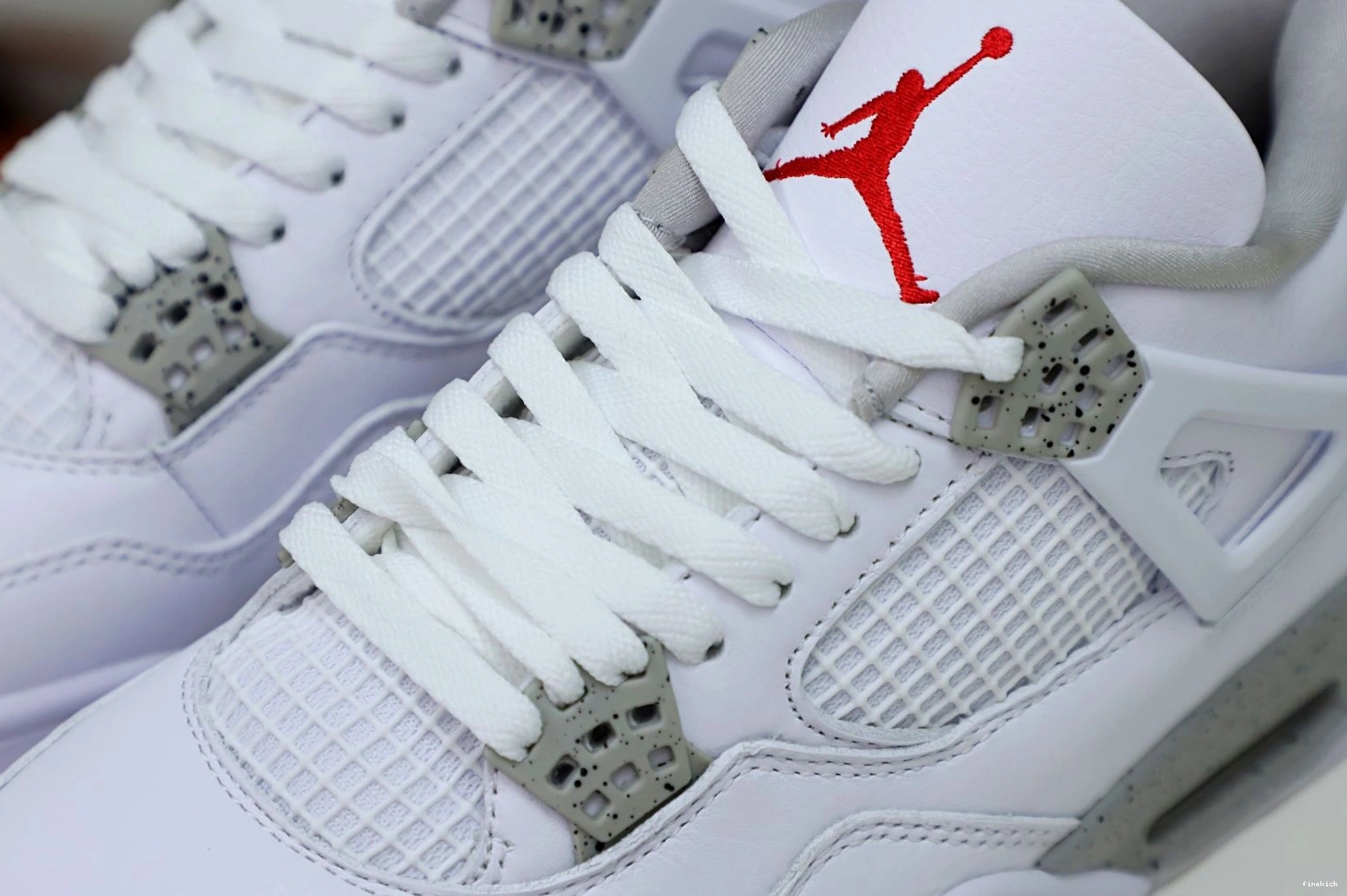 4 OREO' 'WHITE AIR JORDAN RETRO 1025